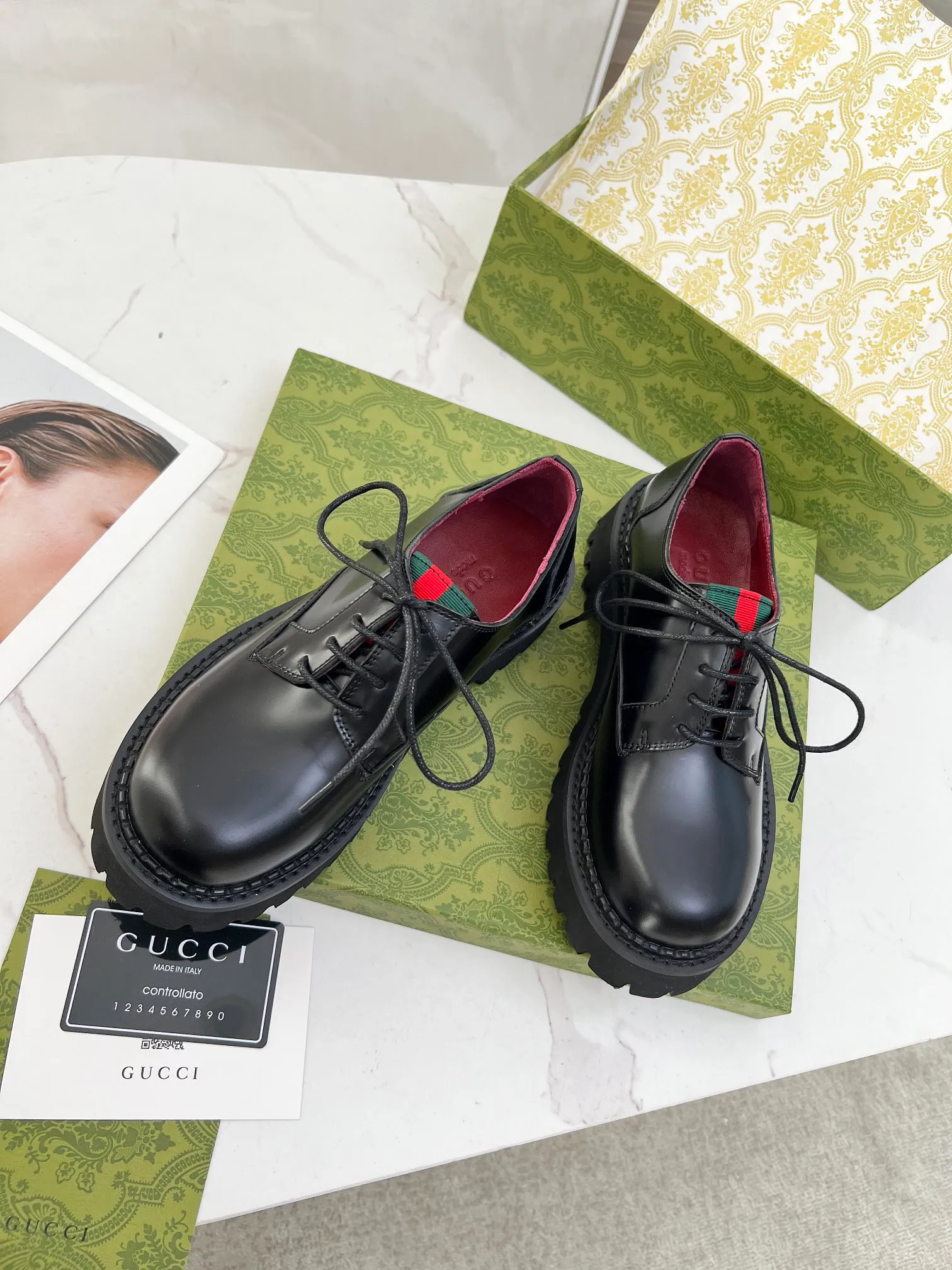 👟👟Ex-factory price 500👟👟 New arrival! 2024 latest version of GUCCI versatile strappy loafers, heel height: 5cm, fabric: first layer cowhide/open edge beads, lining/foot pads: sheepskin lining.  The outsole is made of foam outsole. Color: black/ancora red. Size: 35-41